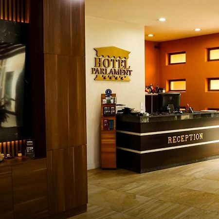 Hotel Parlament Πρίστινα Εξωτερικό φωτογραφία