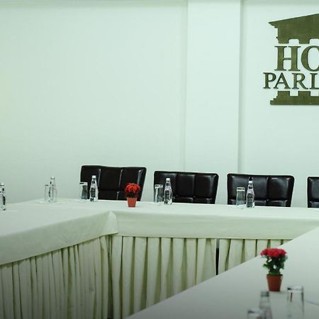 Hotel Parlament Πρίστινα Εξωτερικό φωτογραφία
