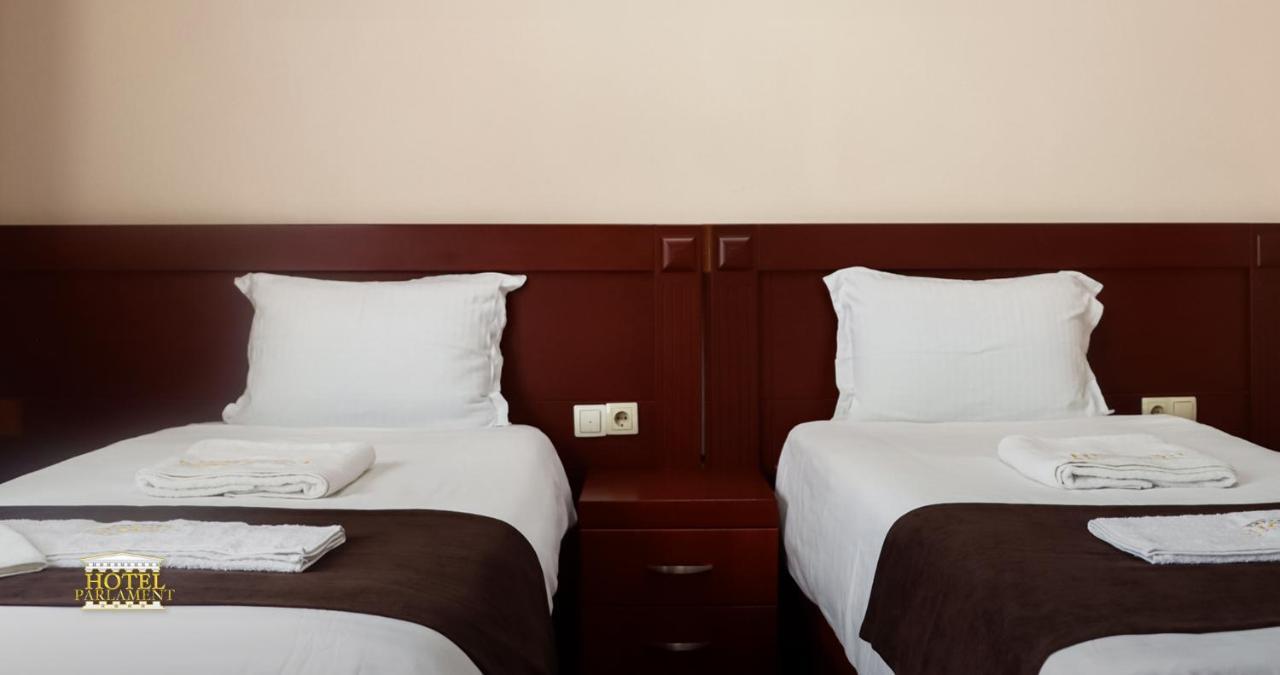 Hotel Parlament Πρίστινα Εξωτερικό φωτογραφία