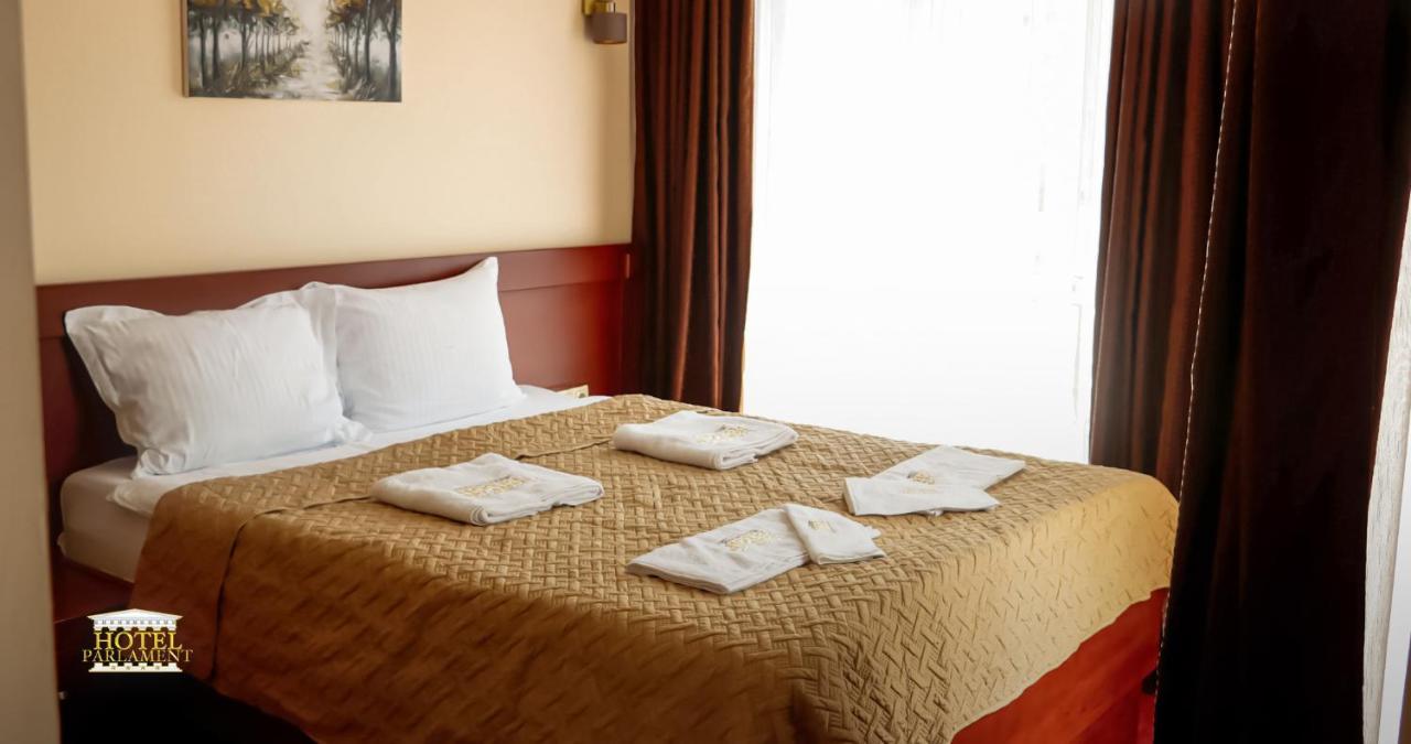 Hotel Parlament Πρίστινα Εξωτερικό φωτογραφία