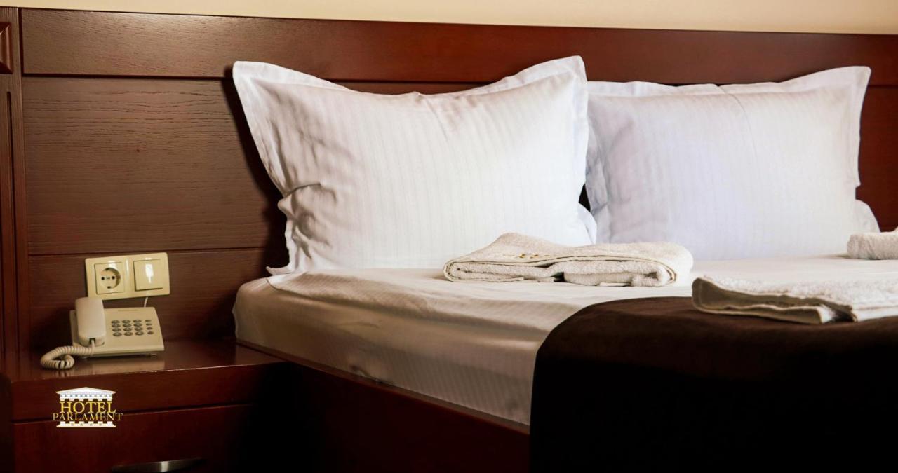 Hotel Parlament Πρίστινα Εξωτερικό φωτογραφία