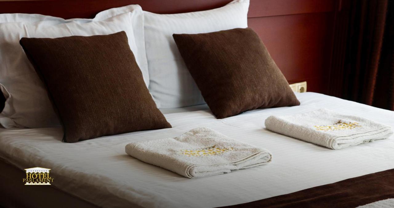 Hotel Parlament Πρίστινα Εξωτερικό φωτογραφία