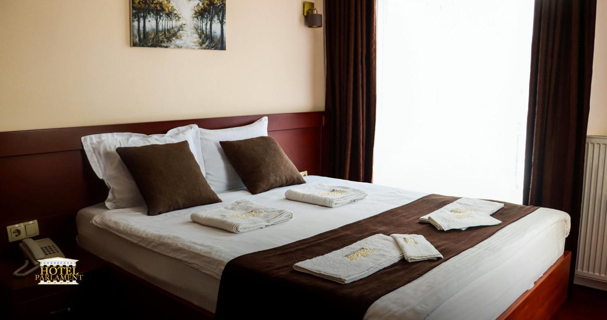 Hotel Parlament Πρίστινα Εξωτερικό φωτογραφία
