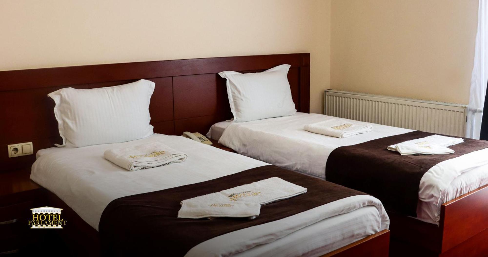 Hotel Parlament Πρίστινα Εξωτερικό φωτογραφία