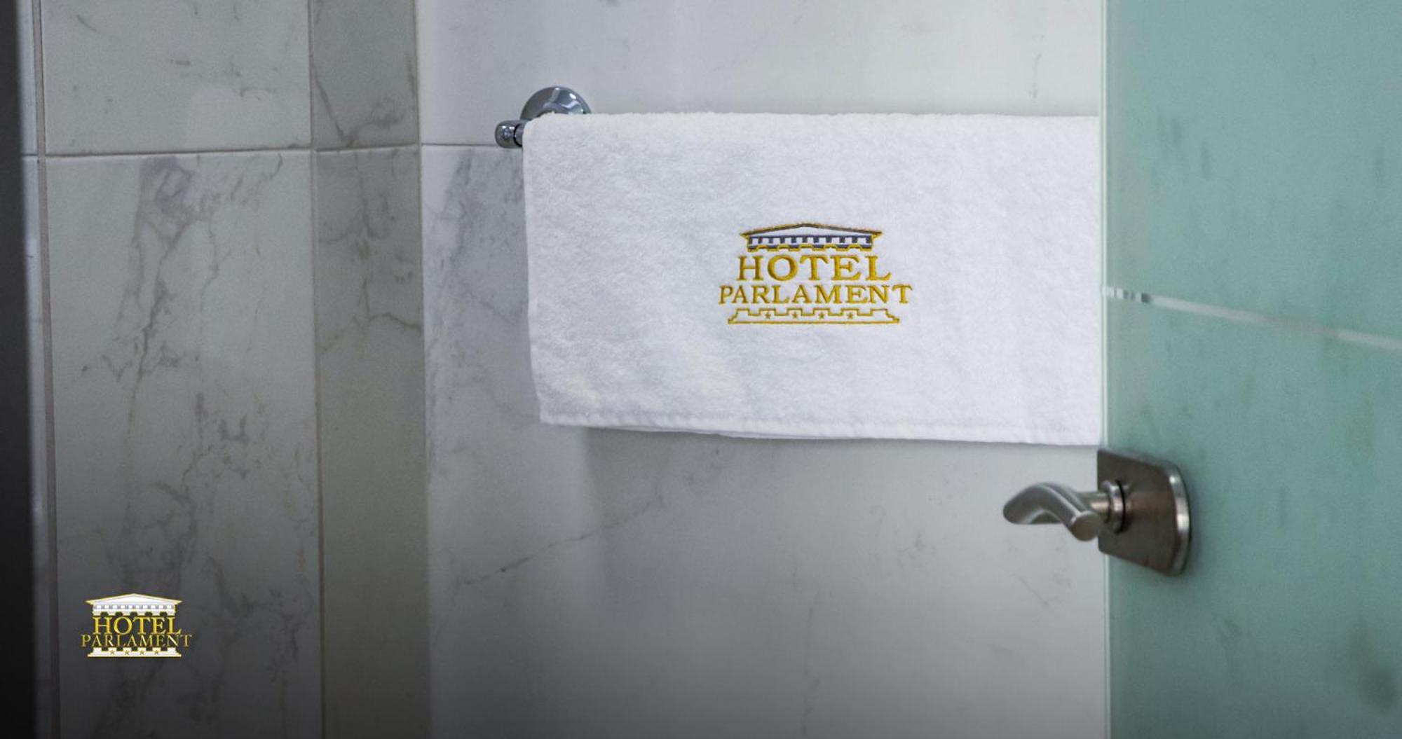 Hotel Parlament Πρίστινα Εξωτερικό φωτογραφία