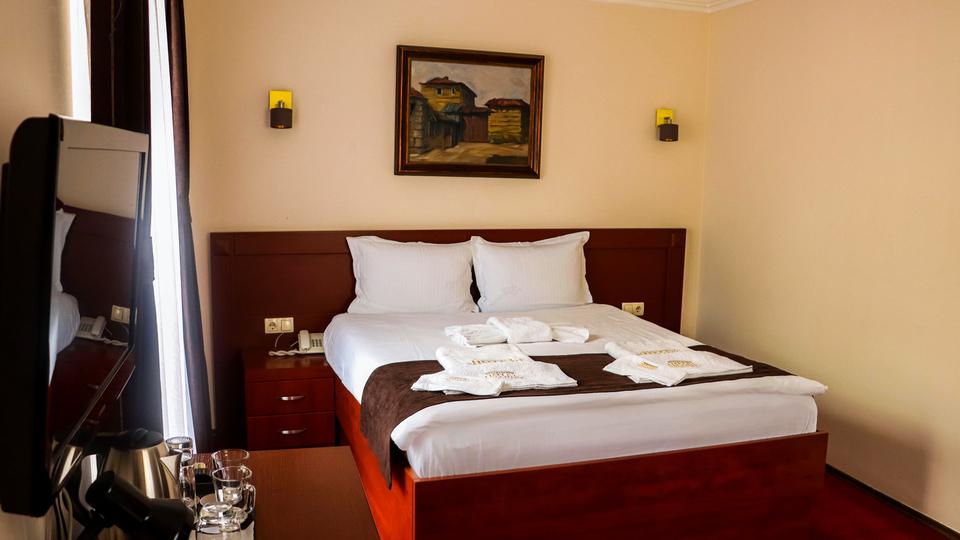 Hotel Parlament Πρίστινα Εξωτερικό φωτογραφία