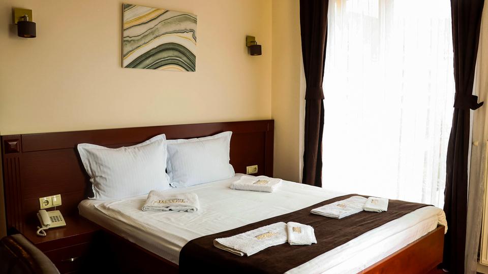 Hotel Parlament Πρίστινα Εξωτερικό φωτογραφία