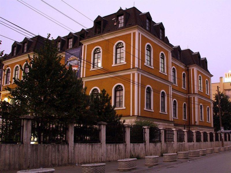 Hotel Parlament Πρίστινα Εξωτερικό φωτογραφία