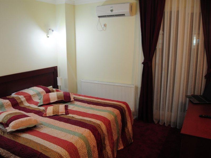 Hotel Parlament Πρίστινα Δωμάτιο φωτογραφία