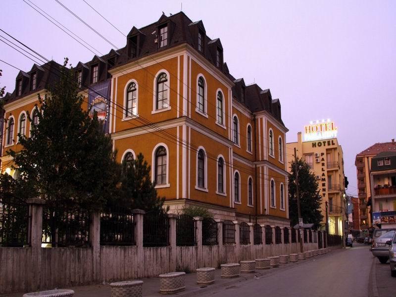 Hotel Parlament Πρίστινα Εξωτερικό φωτογραφία