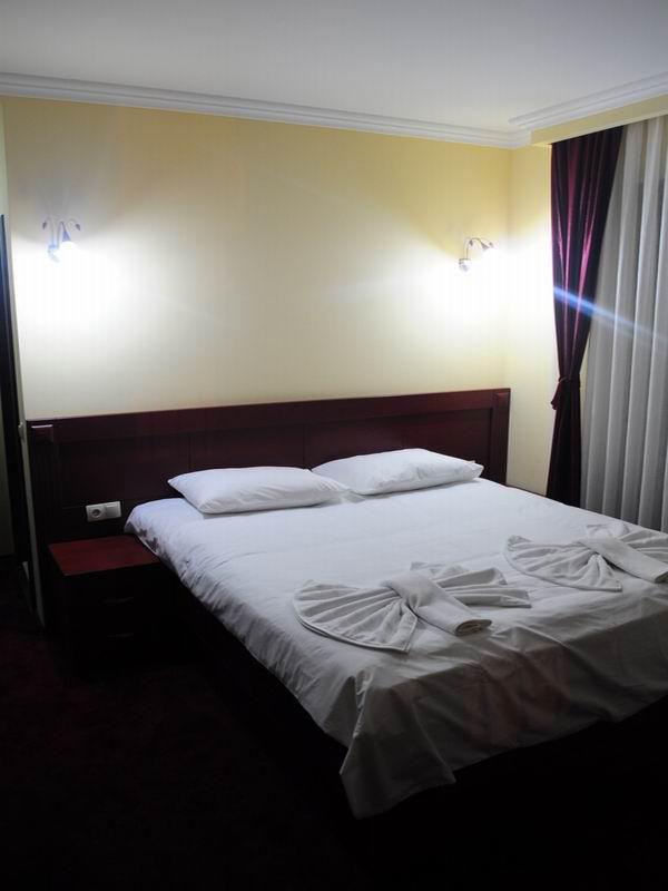 Hotel Parlament Πρίστινα Εξωτερικό φωτογραφία